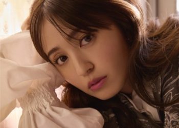 Kuroiwa Medaka ni Watashi no Kawaii ga Tsūjinai ED2 – Is this love？/ Rikako Aida [FLAC]